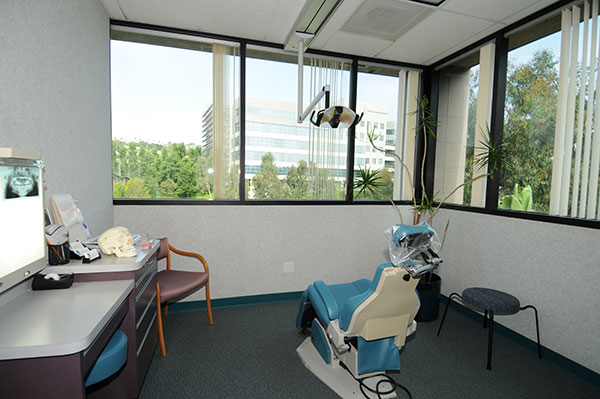 exam room at Torrey Pines Oral & Maxillofacial Surgery
